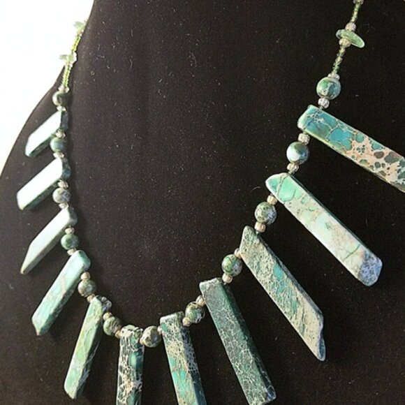 Elegant Green Jasper Necklace - Picture 4 of 7
